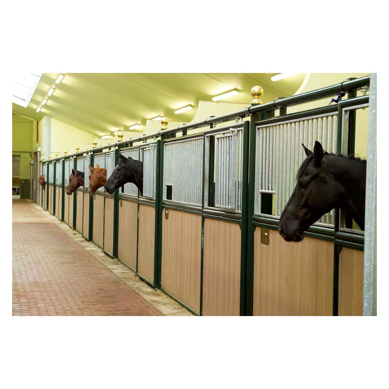 Planches pour boxes en plastique recyclé, planche recyclé GOVAPLAST pour centre équestre